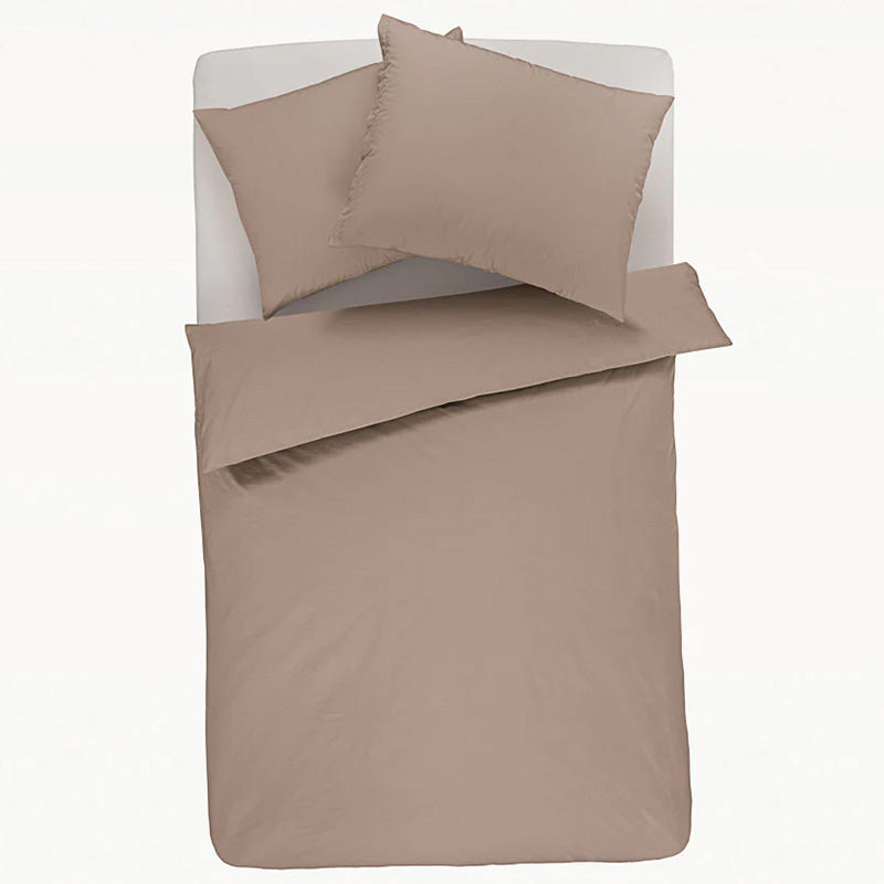 Cradle to Cradle percale beige sengetøj i økologisk bomuld. Farven er beige eller sand.
