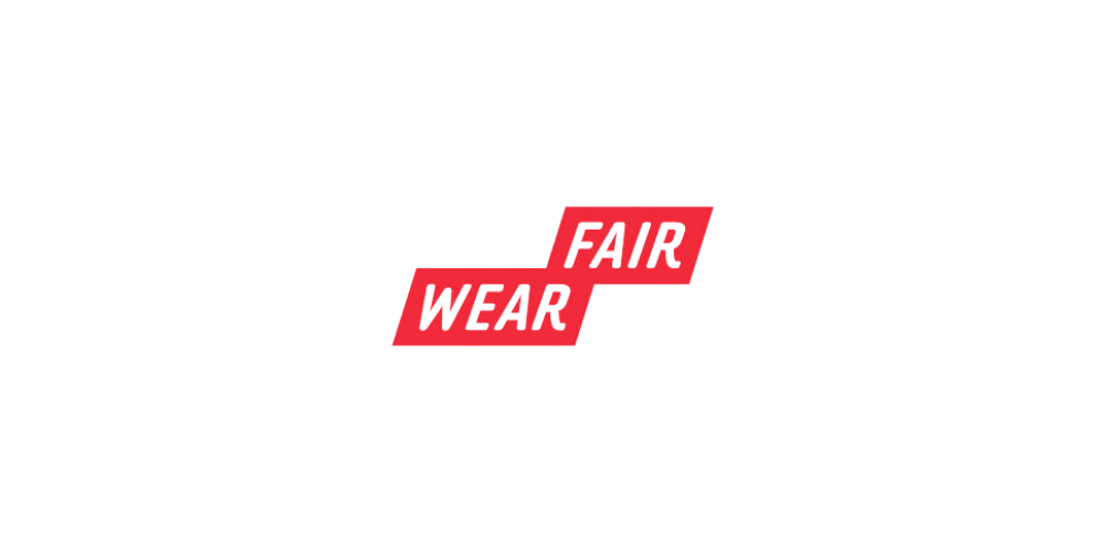 Certificeringen FairWears logo i original rød-hvid version. 1000x500 pixels