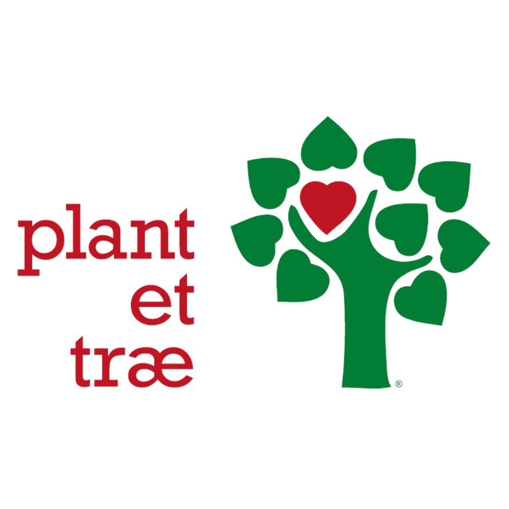 "plant et træ" logo i grønne og røde farver med rød tekst. 
